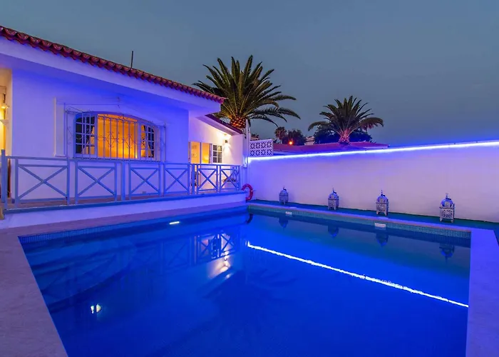 Venecia * 卡亚俄萨尔瓦赫