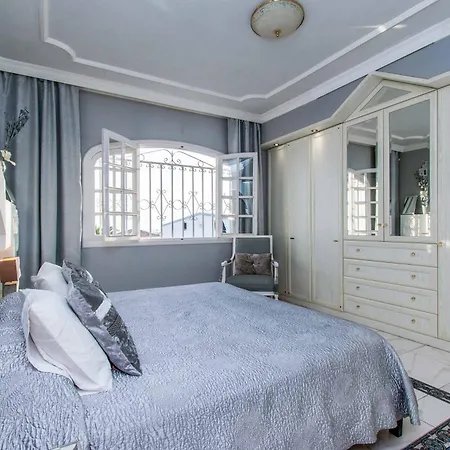 Venecia * 卡亚俄萨尔瓦赫