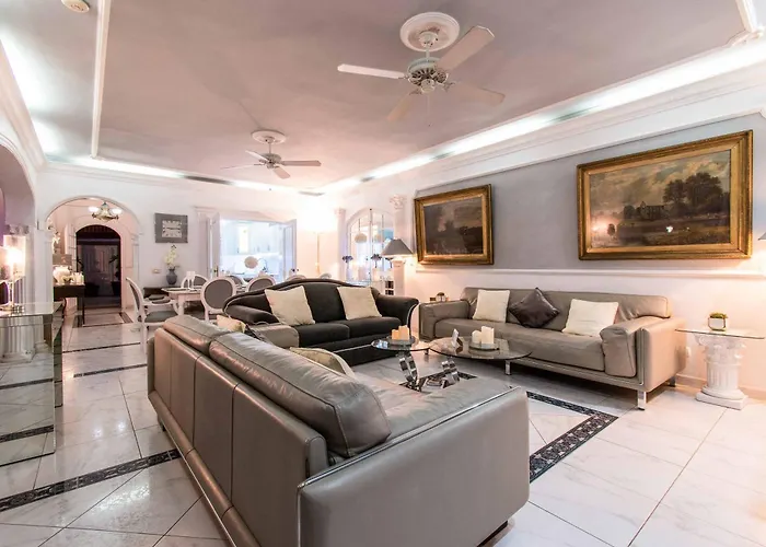 Venecia Villa Callao Salvaje